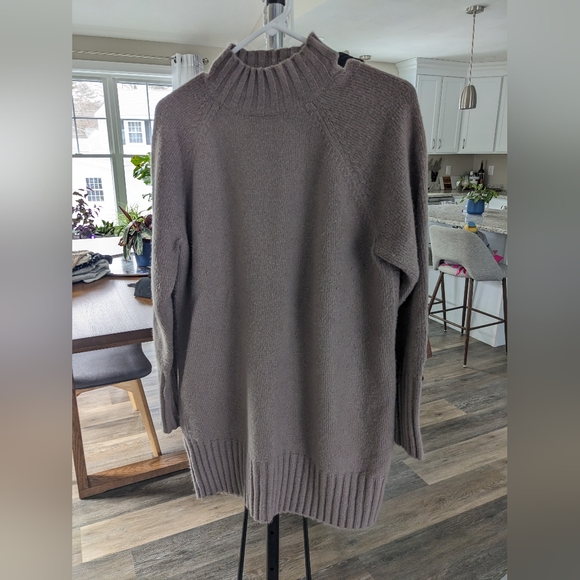 Express Sweaters - Long sweater